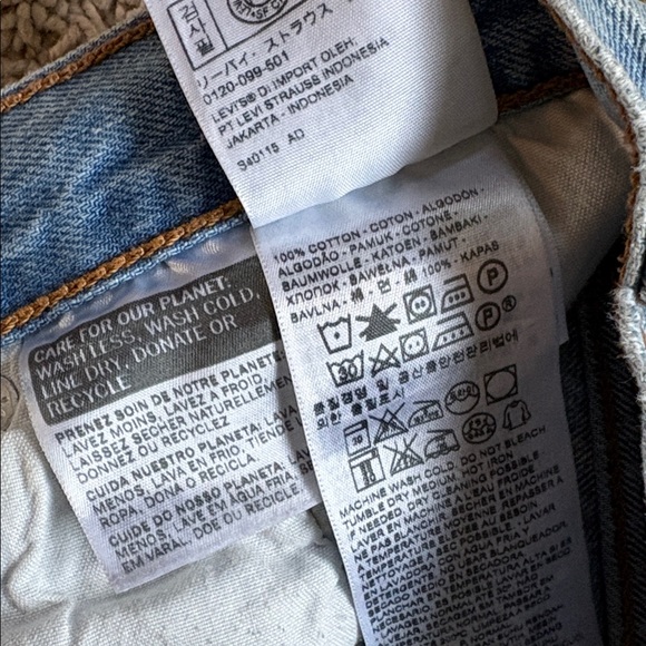 Levi's 501 Light Blue Distressed Boyfriend Jeans - Picture 5 of 12